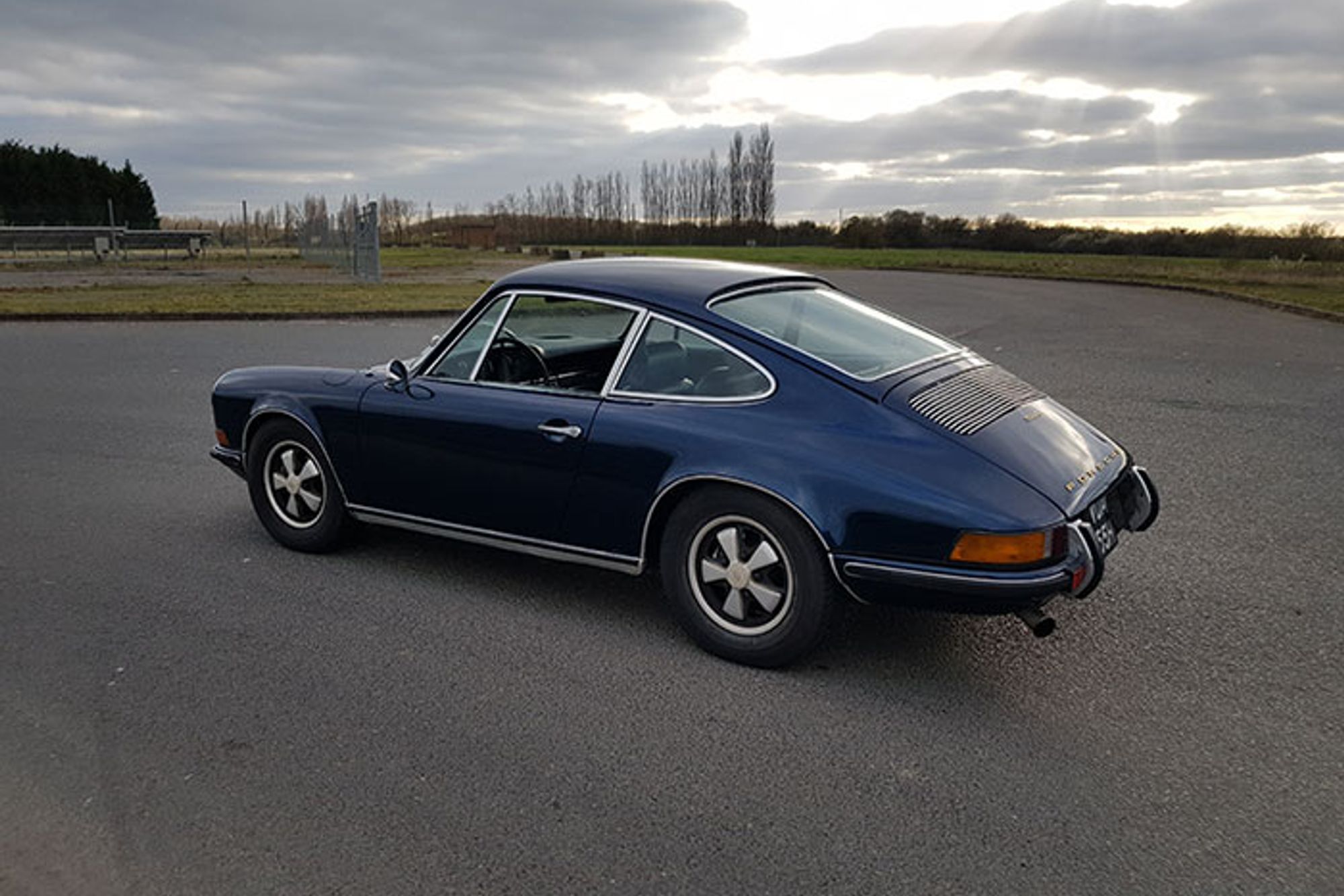 Time warp Porsche 911 2.2E for sale