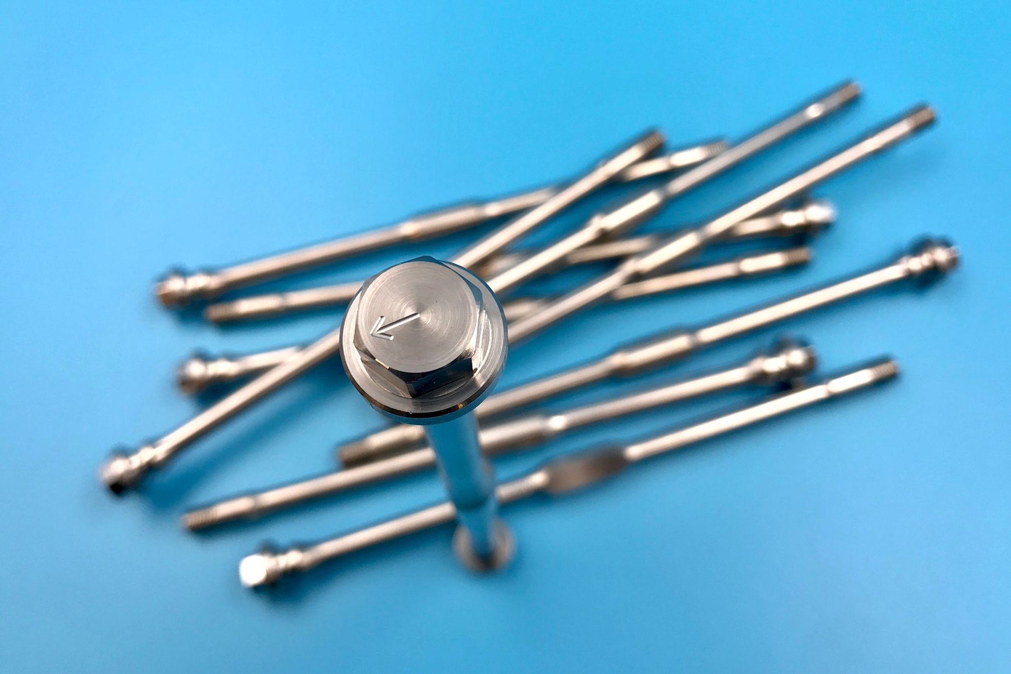 THROUGH BOLT MAG. CASE [RACE]