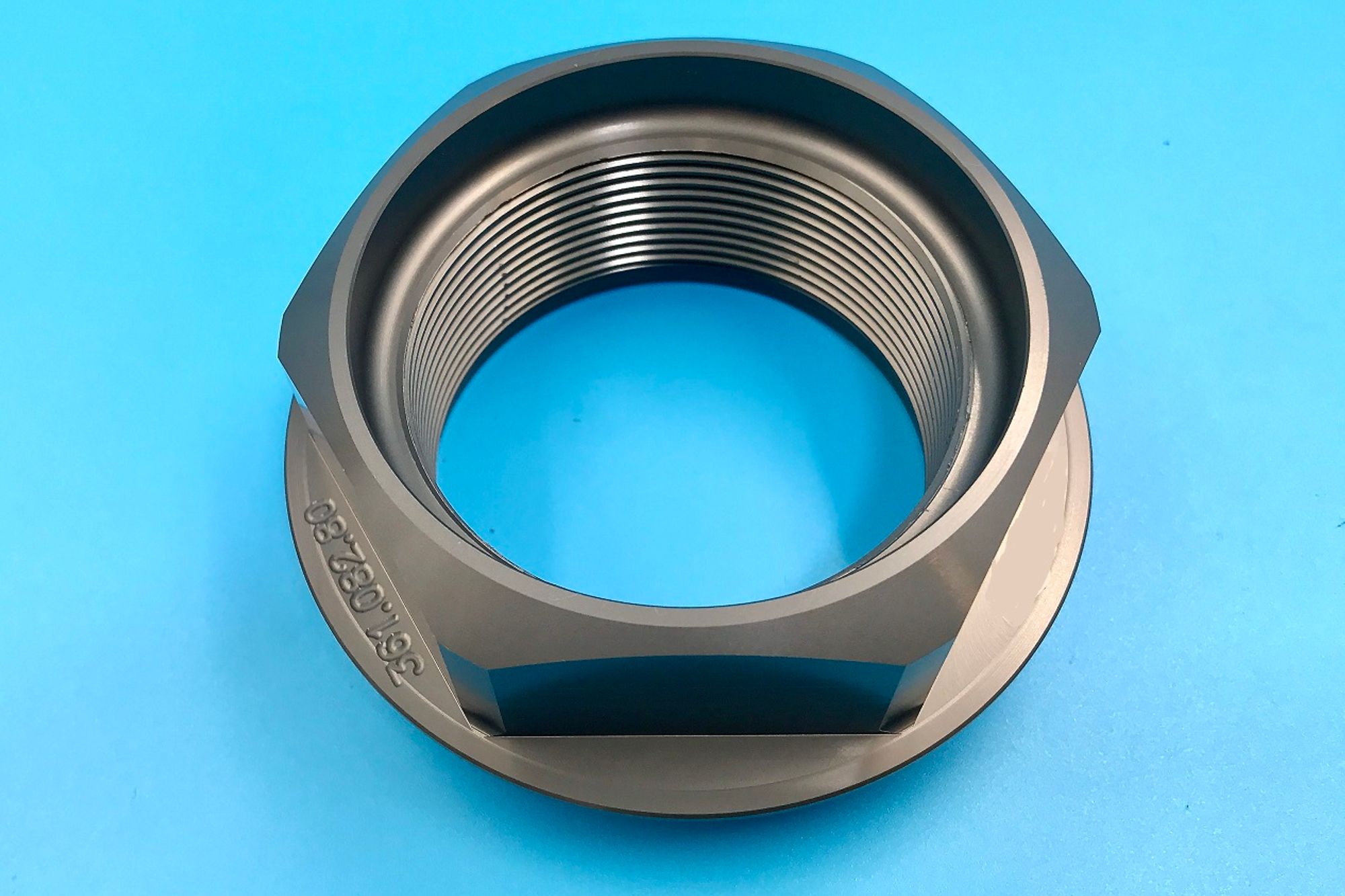 CENTRE LOCK NUT 1973/74 RSR LEFT HAND THREAD