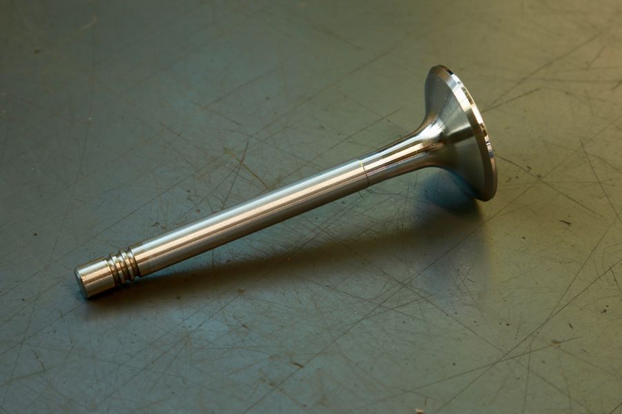 Porsche 911 RSR Valves [Exhaust]